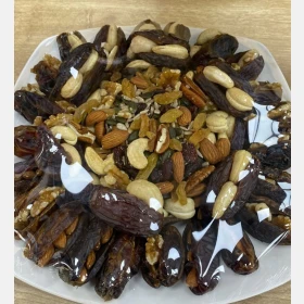 تمور بالمكسرات